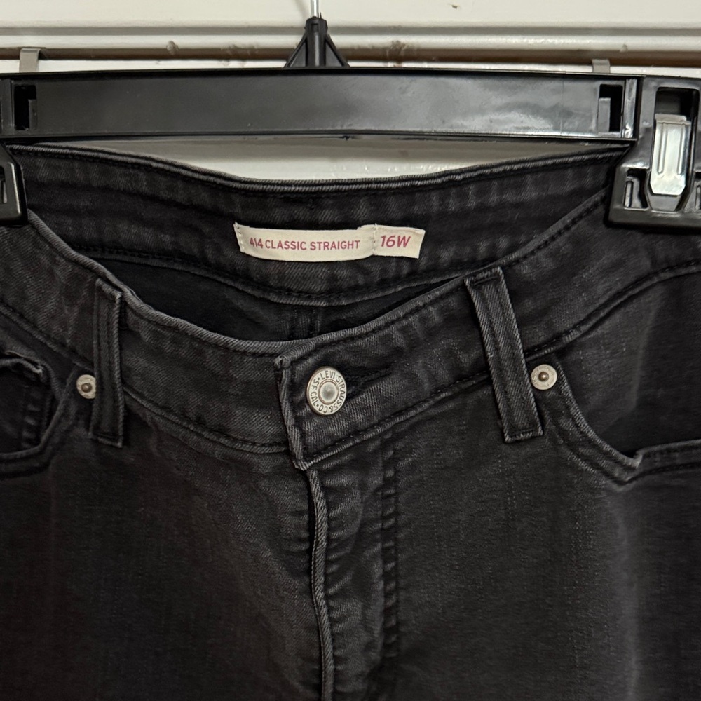 Levi's Women's Black Straight Leg Jeans